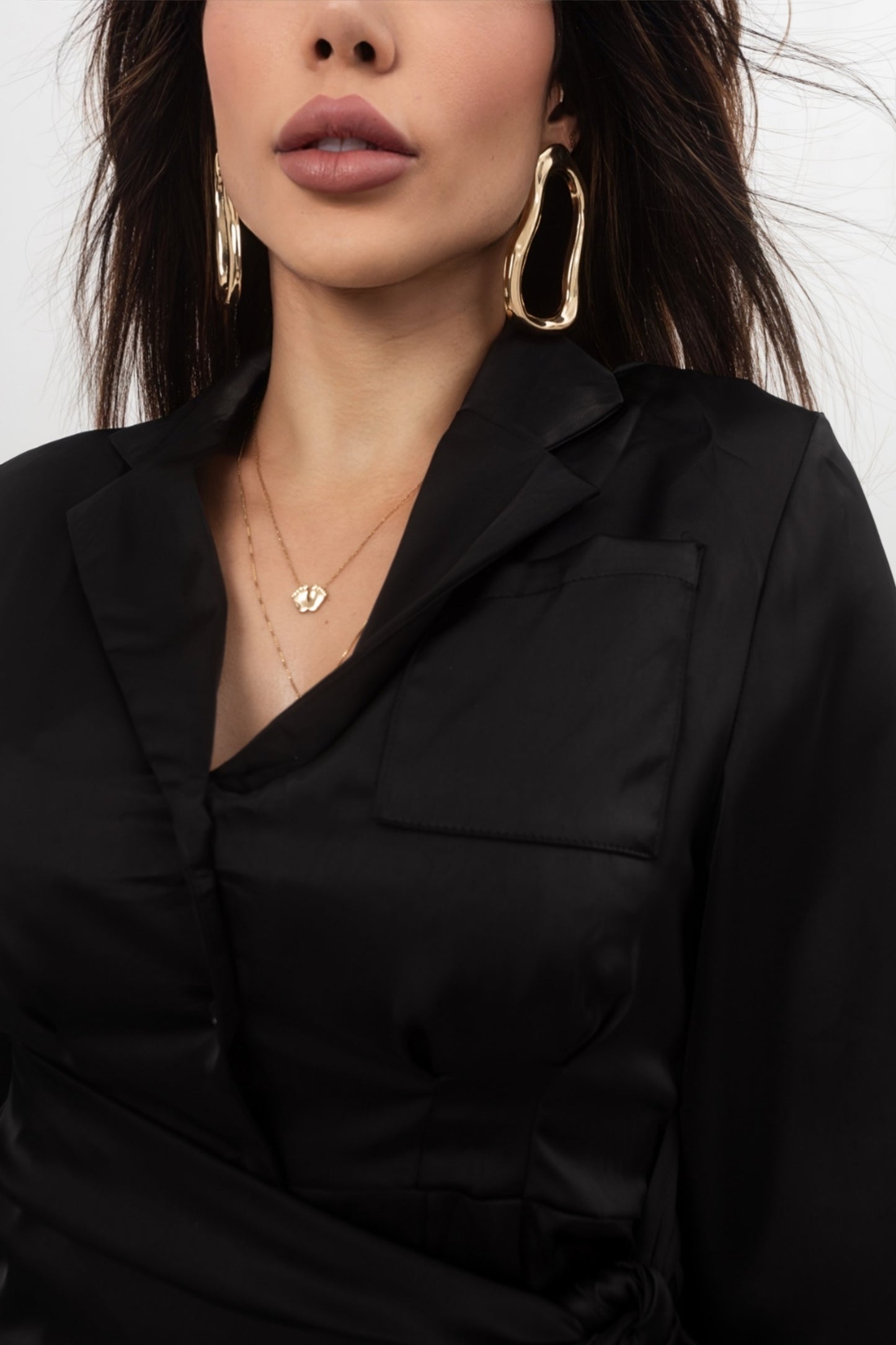 Vestido Acetinado com Amarração Preto