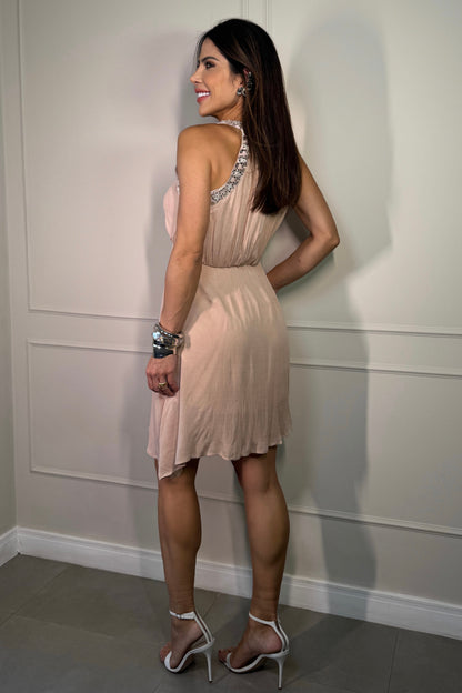 Vestido Bege com Decote Bordado Florido