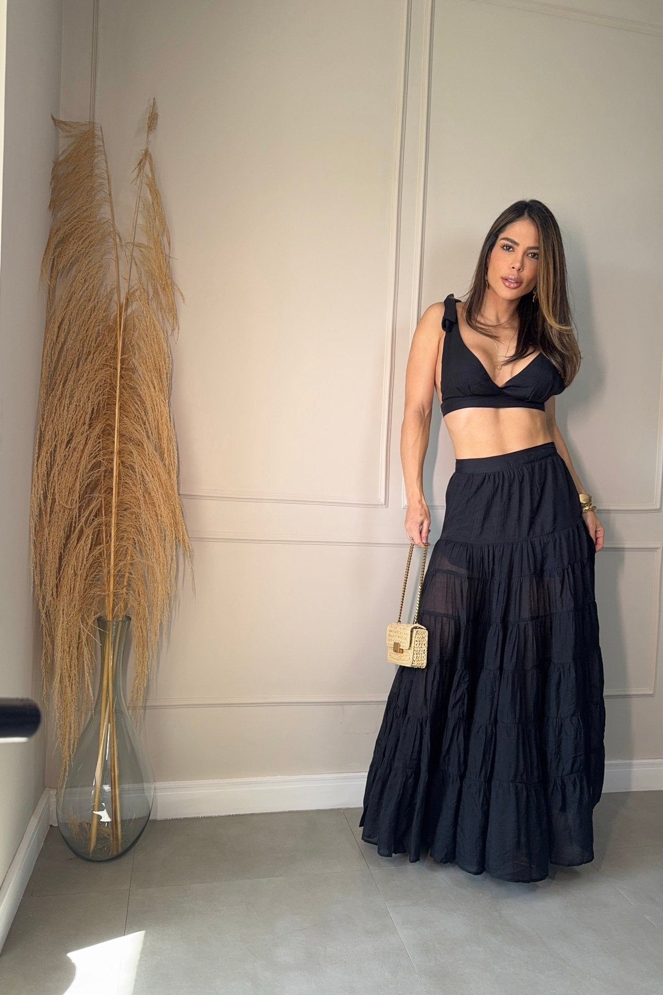 Conjunto de Top e Saia Longa com Camadas Preto