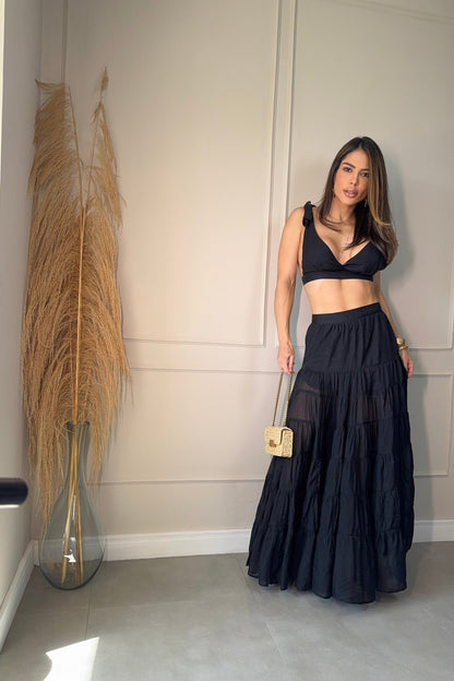 Conjunto de Top e Saia Longa com Camadas Preto