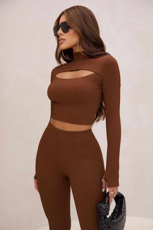Conjunto Poliamida com Alta Compressão – Calça Flare e Cropped Marrom